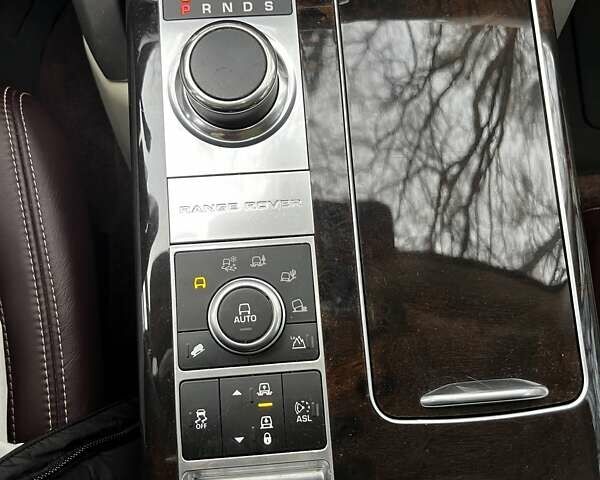 Чорний Ленд Ровер Рендж Ровер, об'ємом двигуна 5 л та пробігом 174 тис. км за 41000 $, фото 46 на Automoto.ua