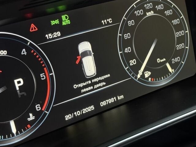 Чорний Ленд Ровер Рендж Ровер, об'ємом двигуна 4.4 л та пробігом 97 тис. км за 49000 $, фото 23 на Automoto.ua