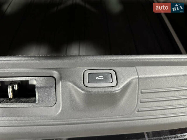 Чорний Ленд Ровер Рендж Ровер, об'ємом двигуна 4.37 л та пробігом 246 тис. км за 32299 $, фото 51 на Automoto.ua