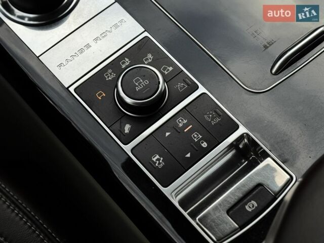 Чорний Ленд Ровер Рендж Ровер, об'ємом двигуна 4.4 л та пробігом 221 тис. км за 28800 $, фото 34 на Automoto.ua