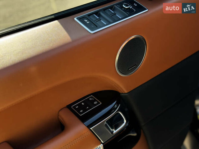 Ленд Ровер Рендж Ровер 2014 у Житомирі на Automoto.ua Чорний Ленд Ровер Рендж Ровер, об'ємом двигуна 5 л та пробігом 144 тис. км за 38999 $, фото 25 на Automoto.ua