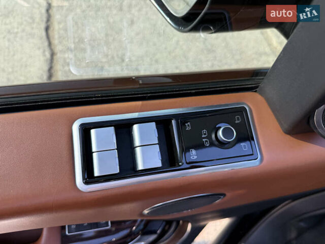 Черный Ленд Ровер Рендж Ровер, объемом двигателя 4.37 л и пробегом 202 тыс. км за 61499 $, фото 38 на Automoto.ua