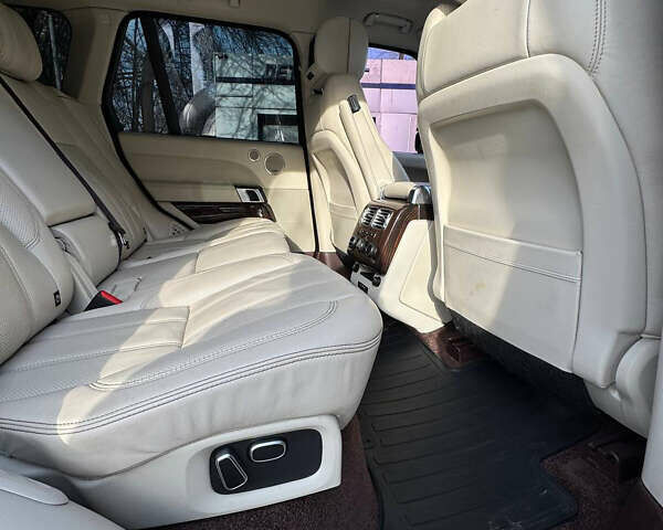 Черный Ленд Ровер Рендж Ровер, объемом двигателя 4.37 л и пробегом 220 тыс. км за 40000 $, фото 5 на Automoto.ua