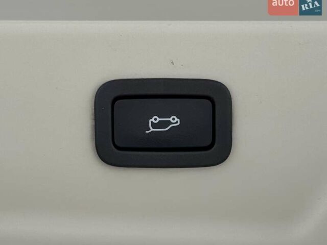 Чорний Ленд Ровер Рендж Ровер, об'ємом двигуна 4.4 л та пробігом 221 тис. км за 28800 $, фото 52 на Automoto.ua