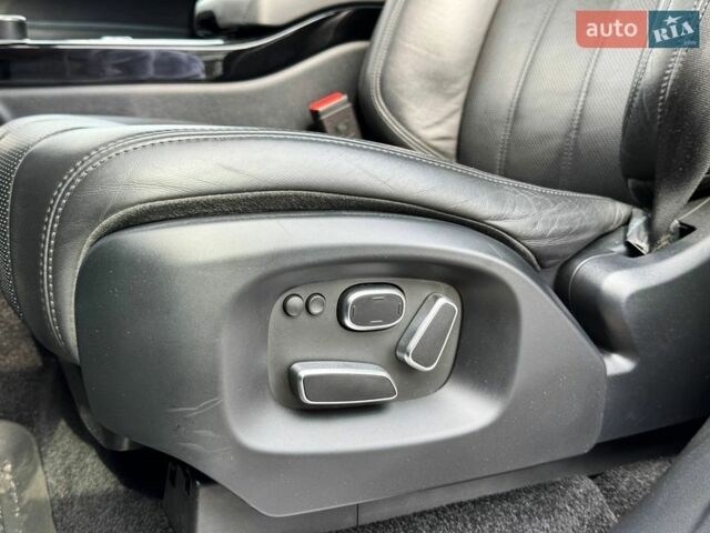 Чорний Ленд Ровер Рендж Ровер, об'ємом двигуна 5 л та пробігом 140 тис. км за 35990 $, фото 18 на Automoto.ua