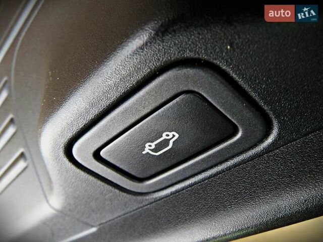 Чорний Ленд Ровер Рендж Ровер, об'ємом двигуна 3 л та пробігом 124 тис. км за 35000 $, фото 24 на Automoto.ua