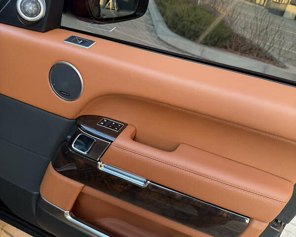 Черный Ленд Ровер Рендж Ровер, объемом двигателя 4.37 л и пробегом 112 тыс. км за 54900 $, фото 32 на Automoto.ua