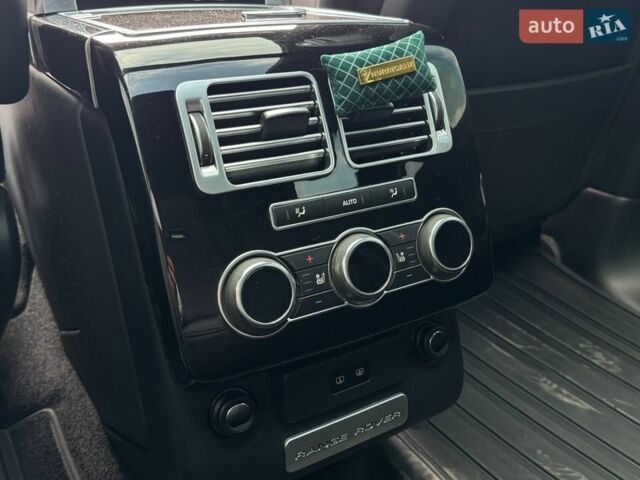 Чорний Ленд Ровер Рендж Ровер, об'ємом двигуна 5 л та пробігом 140 тис. км за 35990 $, фото 38 на Automoto.ua