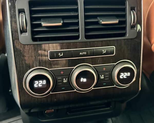 Чорний Ленд Ровер Рендж Ровер, об'ємом двигуна 4.37 л та пробігом 140 тис. км за 43900 $, фото 14 на Automoto.ua