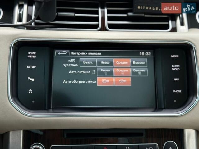 Черный Ленд Ровер Рендж Ровер, объемом двигателя 3 л и пробегом 179 тыс. км за 34900 $, фото 170 на Automoto.ua