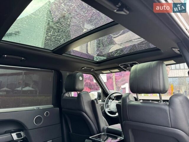 Чорний Ленд Ровер Рендж Ровер, об'ємом двигуна 5 л та пробігом 140 тис. км за 35990 $, фото 14 на Automoto.ua