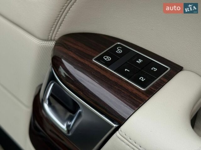 Черный Ленд Ровер Рендж Ровер, объемом двигателя 3 л и пробегом 179 тыс. км за 34900 $, фото 102 на Automoto.ua