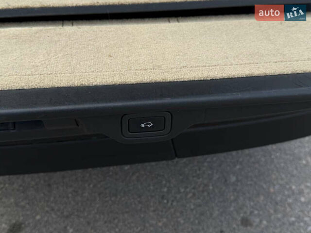 Чорний Ленд Ровер Рендж Ровер, об'ємом двигуна 3 л та пробігом 225 тис. км за 44000 $, фото 15 на Automoto.ua