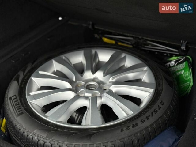 Черный Ленд Ровер Рендж Ровер, объемом двигателя 3 л и пробегом 179 тыс. км за 34900 $, фото 137 на Automoto.ua