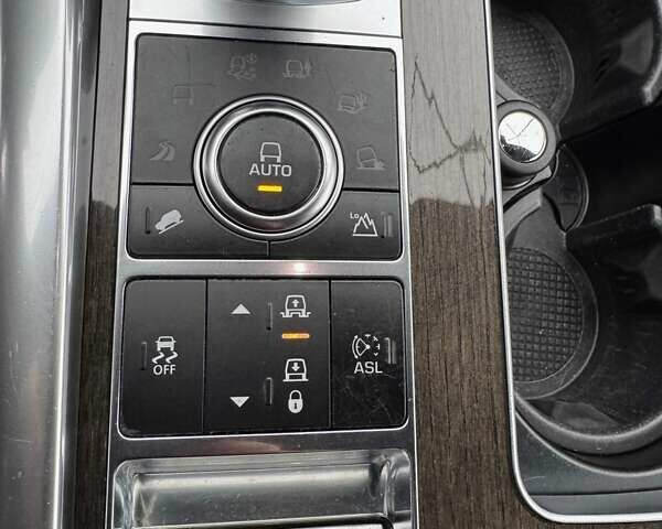 Чорний Ленд Ровер Рендж Ровер, об'ємом двигуна 4.37 л та пробігом 140 тис. км за 43900 $, фото 10 на Automoto.ua