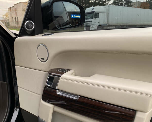 Чорний Ленд Ровер Рендж Ровер, об'ємом двигуна 4.4 л та пробігом 130 тис. км за 50000 $, фото 37 на Automoto.ua