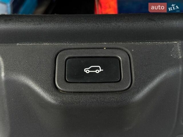 Чорний Ленд Ровер Рендж Ровер, об'ємом двигуна 5 л та пробігом 140 тис. км за 35990 $, фото 43 на Automoto.ua