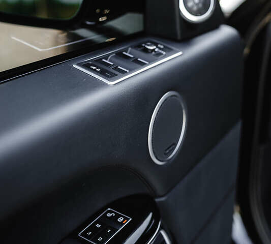 Чорний Ленд Ровер Рендж Ровер, об'ємом двигуна 5 л та пробігом 106 тис. км за 44900 $, фото 18 на Automoto.ua