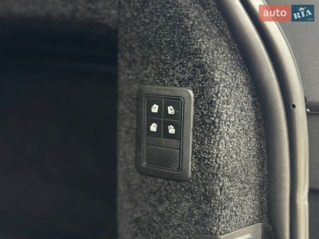 Черный Ленд Ровер Рендж Ровер, объемом двигателя 3 л и пробегом 179 тыс. км за 34900 $, фото 136 на Automoto.ua