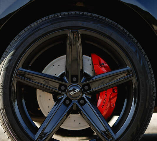 Чорний Ленд Ровер Рендж Ровер, об'ємом двигуна 5 л та пробігом 106 тис. км за 44900 $, фото 3 на Automoto.ua