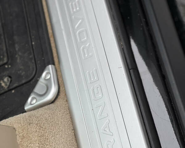 Черный Ленд Ровер Рендж Ровер, объемом двигателя 3 л и пробегом 195 тыс. км за 20800 $, фото 24 на Automoto.ua