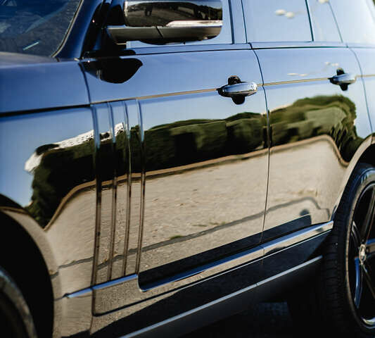 Чорний Ленд Ровер Рендж Ровер, об'ємом двигуна 5 л та пробігом 106 тис. км за 44900 $, фото 2 на Automoto.ua