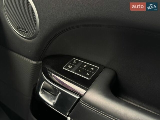 Чорний Ленд Ровер Рендж Ровер, об'ємом двигуна 5 л та пробігом 140 тис. км за 35990 $, фото 40 на Automoto.ua