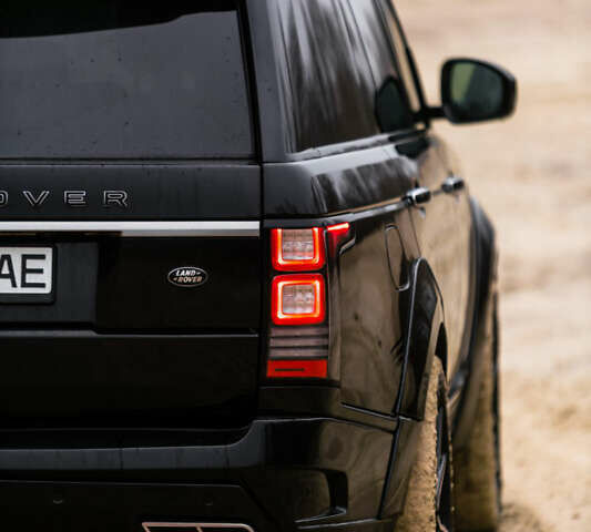 Черный Ленд Ровер Рендж Ровер, объемом двигателя 5 л и пробегом 129 тыс. км за 50000 $, фото 4 на Automoto.ua