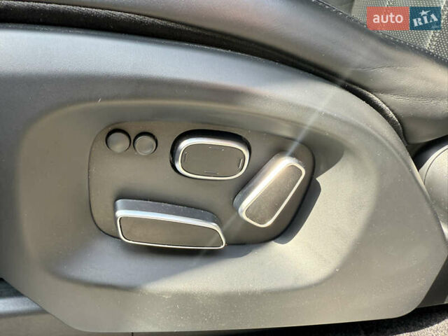 Чорний Ленд Ровер Рендж Ровер, об'ємом двигуна 3 л та пробігом 248 тис. км за 25900 $, фото 47 на Automoto.ua