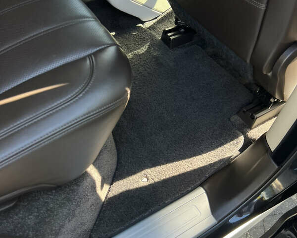 Чорний Ленд Ровер Рендж Ровер, об'ємом двигуна 3 л та пробігом 119 тис. км за 40000 $, фото 4 на Automoto.ua