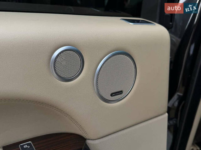 Чорний Ленд Ровер Рендж Ровер, об'ємом двигуна 3 л та пробігом 215 тис. км за 39999 $, фото 21 на Automoto.ua