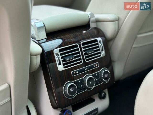 Черный Ленд Ровер Рендж Ровер, объемом двигателя 3 л и пробегом 179 тыс. км за 34900 $, фото 81 на Automoto.ua