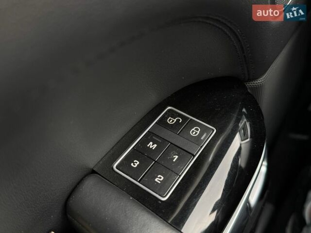 Чорний Ленд Ровер Рендж Ровер, об'ємом двигуна 5 л та пробігом 140 тис. км за 35990 $, фото 22 на Automoto.ua