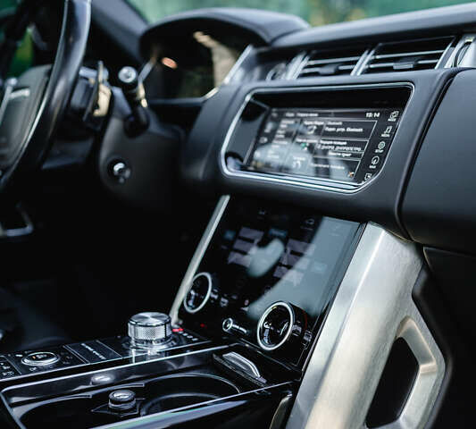 Чорний Ленд Ровер Рендж Ровер, об'ємом двигуна 5 л та пробігом 106 тис. км за 44900 $, фото 12 на Automoto.ua