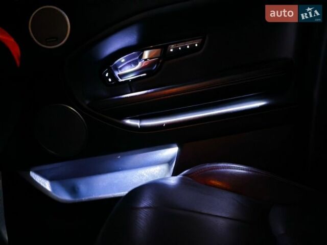 Черный Ленд Ровер Рендж Ровер, объемом двигателя 2 л и пробегом 68 тыс. км за 21400 $, фото 8 на Automoto.ua