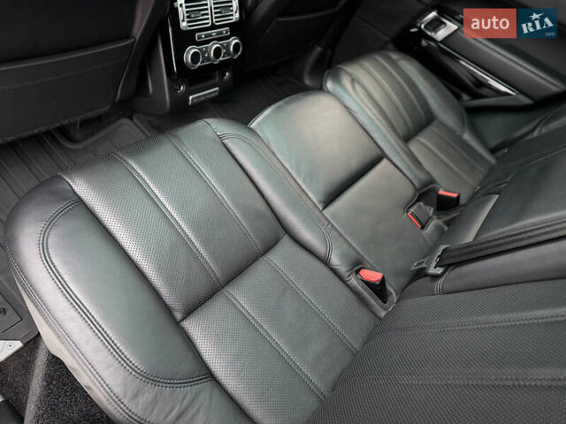 Черный Ленд Ровер Рендж Ровер, объемом двигателя 2.99 л и пробегом 240 тыс. км за 31800 $, фото 62 на Automoto.ua