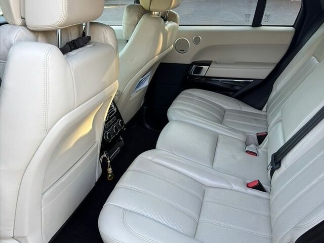 Чорний Ленд Ровер Рендж Ровер, об'ємом двигуна 2.99 л та пробігом 186 тис. км за 39000 $, фото 11 на Automoto.ua