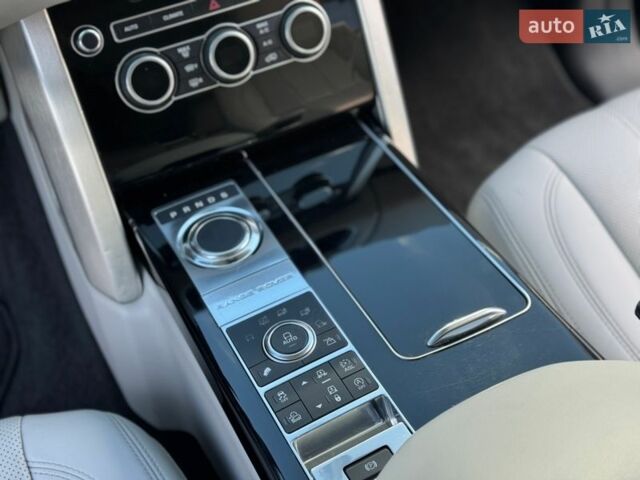 Чорний Ленд Ровер Рендж Ровер, об'ємом двигуна 3 л та пробігом 181 тис. км за 30500 $, фото 15 на Automoto.ua