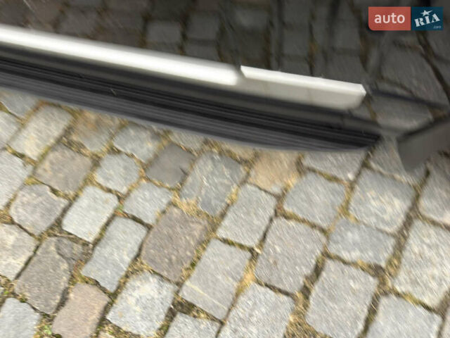 Чорний Ленд Ровер Рендж Ровер, об'ємом двигуна 2.99 л та пробігом 143 тис. км за 39999 $, фото 69 на Automoto.ua