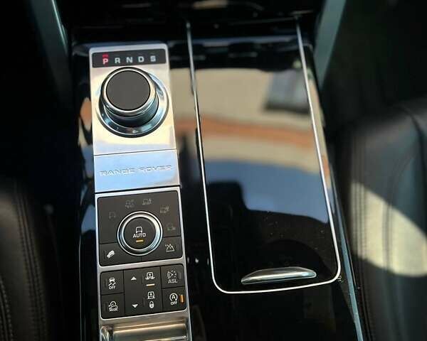 Ленд Ровер Рендж Ровер 2016 у Києві на Automoto.ua Чорний Ленд Ровер Рендж Ровер, об'ємом двигуна 2.99 л та пробігом 145 тис. км за 35500 $, фото 42 на Automoto.ua