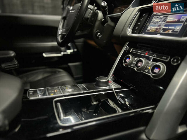 Чорний Ленд Ровер Рендж Ровер, об'ємом двигуна 5 л та пробігом 96 тис. км за 52000 $, фото 29 на Automoto.ua