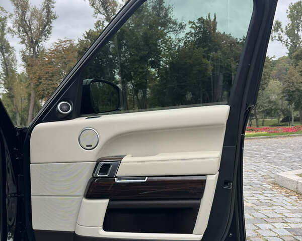 Чорний Ленд Ровер Рендж Ровер, об'ємом двигуна 2.99 л та пробігом 143 тис. км за 39999 $, фото 124 на Automoto.ua