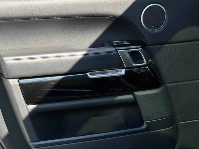 Черный Ленд Ровер Рендж Ровер, объемом двигателя 3 л и пробегом 145 тыс. км за 35500 $, фото 11 на Automoto.ua