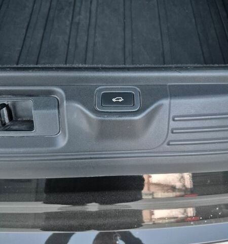 Чорний Ленд Ровер Рендж Ровер, об'ємом двигуна 3 л та пробігом 180 тис. км за 29999 $, фото 32 на Automoto.ua