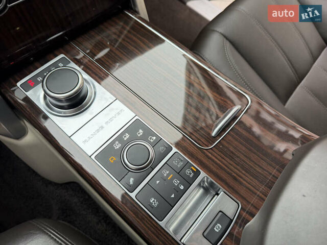 Чорний Ленд Ровер Рендж Ровер, об'ємом двигуна 3 л та пробігом 156 тис. км за 38900 $, фото 25 на Automoto.ua