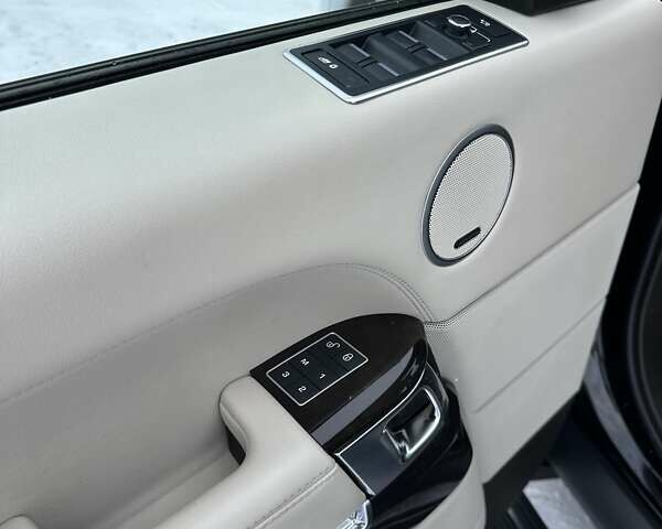 Чорний Ленд Ровер Рендж Ровер, об'ємом двигуна 2.99 л та пробігом 72 тис. км за 44900 $, фото 12 на Automoto.ua