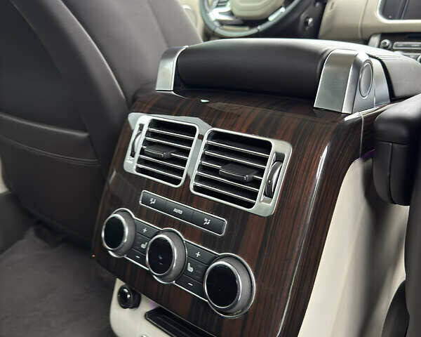 Чорний Ленд Ровер Рендж Ровер, об'ємом двигуна 2.99 л та пробігом 143 тис. км за 39999 $, фото 36 на Automoto.ua