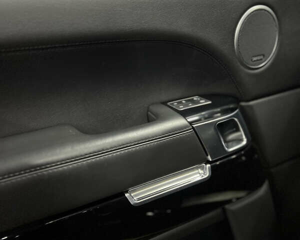 Чорний Ленд Ровер Рендж Ровер, об'ємом двигуна 5 л та пробігом 96 тис. км за 52000 $, фото 18 на Automoto.ua