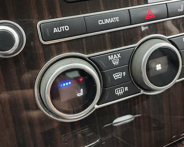 Чорний Ленд Ровер Рендж Ровер, об'ємом двигуна 2.99 л та пробігом 143 тис. км за 39999 $, фото 158 на Automoto.ua