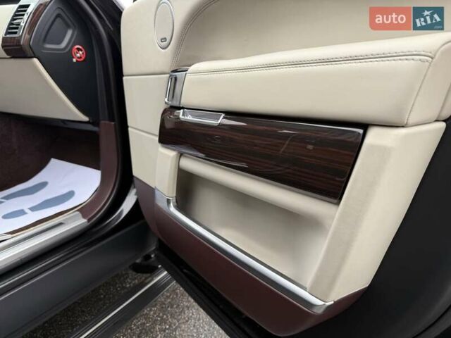 Чорний Ленд Ровер Рендж Ровер, об'ємом двигуна 5 л та пробігом 162 тис. км за 39999 $, фото 28 на Automoto.ua